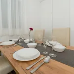 Mirakul דירה