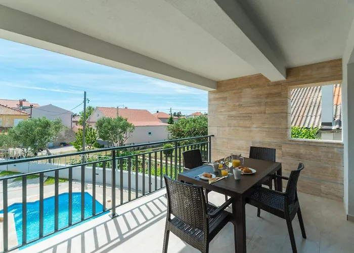 Apartment Mirakul Vir