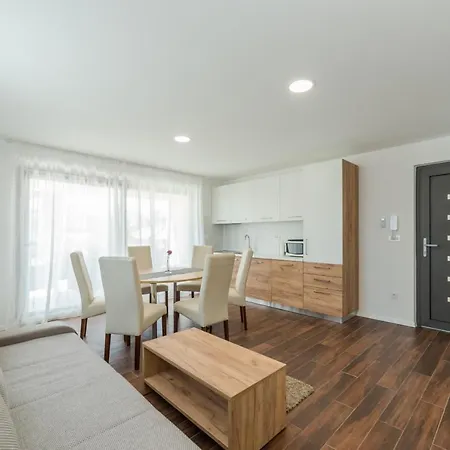 Apartment Mirakul Vir